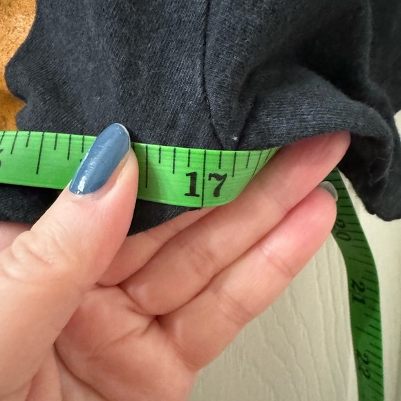 KISS Emoji Band Cartoon Avatar Graphic Concert Tee - Los Angeles - Small - Picture 4 of 7